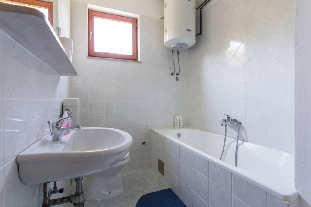Sleep & Fly Cottage Cilipi Luaran gambar