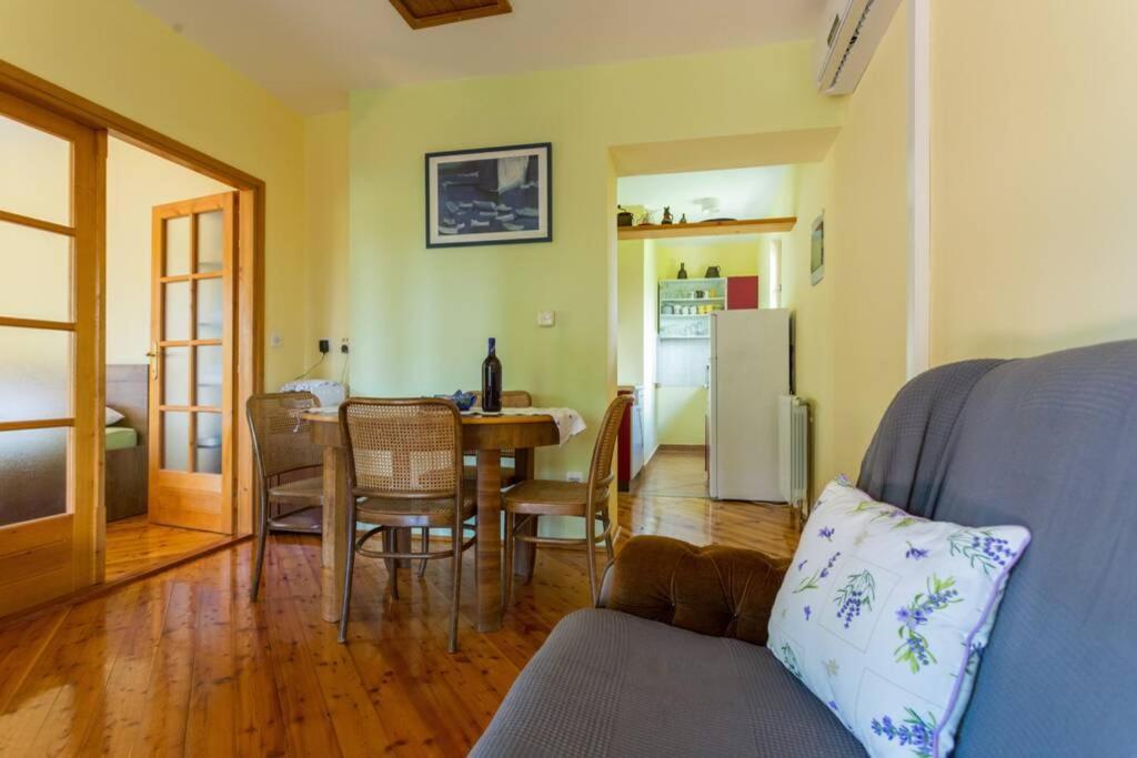 Sleep & Fly Cottage Cilipi Luaran gambar